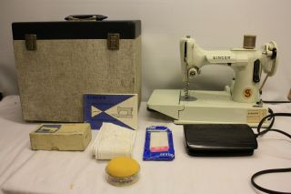 Vintage Singer 221k Featherweight Sewing Machine Case & Accessories White