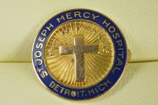 1932 St.  Joseph Mercy Hospital Detroit Michigan 10k Gold Solid Pin Pinback Vtg
