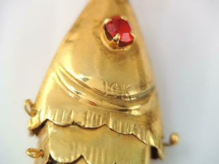 VINTAGE SOLID 14K GOLD FLEXIBLE FISH PENDANT w RED STONE EYES 3