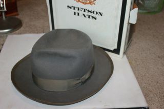 Felt Fedora Hat Vintage Royal Stetson hat size 7 1/4 model B323394 box 3