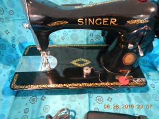Vintage Singer Sewing Machine 15J91 With Carry Case 2