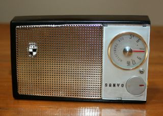 Rare Vintage 1958 Sanyo 6C - 8 Transistor Radio - Cond 2
