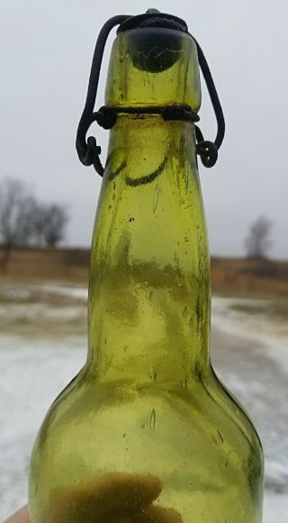Stunning & RARE Yellow Green Citron HOSTER Columbus Ohio OH Blob Beer Bottle 3