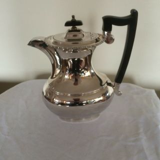 Lovely Vintage Viners Silver Plated Coffee Pot 9.  " Tall (ref Cp 190)