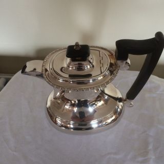LOVELY VINTAGE VINERS SILVER PLATED COFFEE POT 9.  