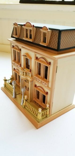 VINTAGE L.  KUMMEROWS FURNISHED QUATERSCALE FRONT OPENING DOLLHOUSE IN FRENCH STYL 12