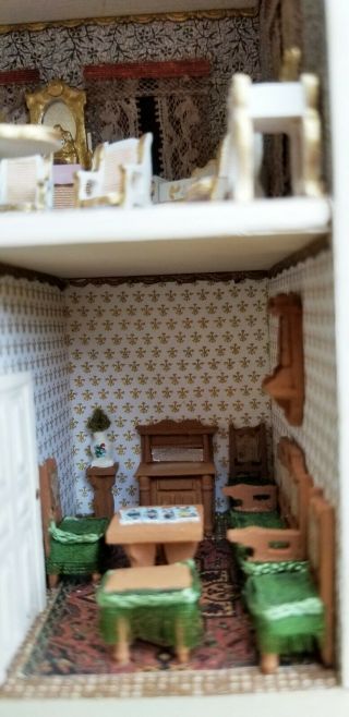 VINTAGE L.  KUMMEROWS FURNISHED QUATERSCALE FRONT OPENING DOLLHOUSE IN FRENCH STYL 5
