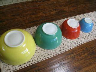 Vintage Set Of 4 Stacking Nesting Pyrex Colorful Mixing Bowls 5.  5 " - 10 "