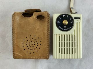 Vintage Hitachi 6 Transistor Radio W/ Leather Case 3