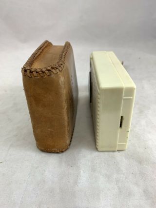Vintage Hitachi 6 Transistor Radio W/ Leather Case 7