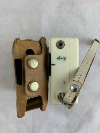 Vintage Hitachi 6 Transistor Radio W/ Leather Case 8
