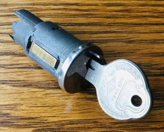 1942 1946 1947 1948 Chevrolet Trunk Lock Cylinder W/briggs Key Vtg 1940s Gm Nos