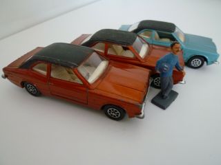 VINTAGE CORGI 313 FORD CORTINA GXL TRIO INC GRAHAM HILL FIGURE ISSUED 1970 - 73 2