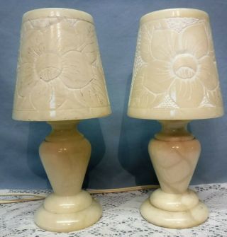 Pair Vtg Alabaster Marble Signed Alfredo Alabstros Boudoir Vanity Lamps Shades