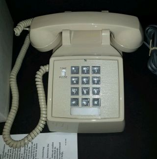 Vintage GTE AUTOMATIC ELECTRIC Desk Telephone Tan Eggshell Off White 2