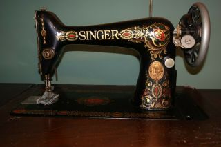 Vintage Singer Sewing Machine - Model 66 Circa 1922