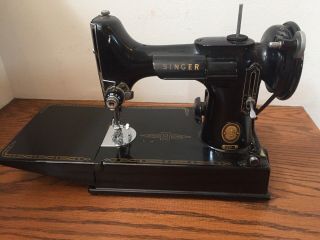 Vintage Singer Featherweight 221 Sewing Machine W/ Foot Pedal In Case