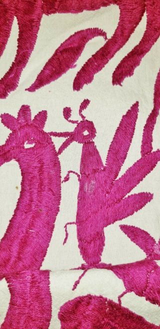 Vtg MExican Otomi embroidered table runner fuschia deer birds pre - owned 15x72 4