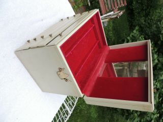 Vintage Large Cream Leatherette Covered Jewelry Box Red Crushed Velvet