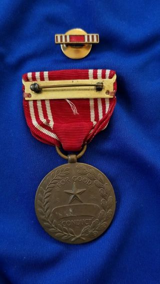 WWII US ARMY GOOD CONDUCT MEDAL WITH LAPEL PIN 2