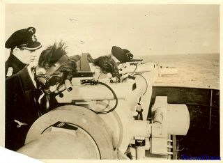 Press Photo: On Wacht Kriegsmarine Officers & Sailors W/ Flak Range Finders