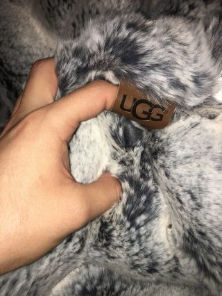 Ugg ‘dream’ Throw,  Hard To Find,  Not Made Anymore,  And Rare