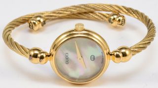 Vintage Gucci Womens Watch 2700l Gold Plated Bracelet Mother Of Pearl Dial Mop