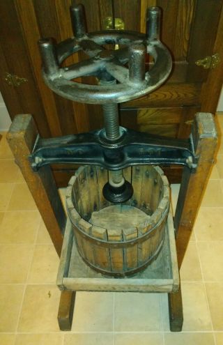 Vintage Grape Press - Fruit Wine Cider Press - Hocking Valley Mfg.  Co. 8