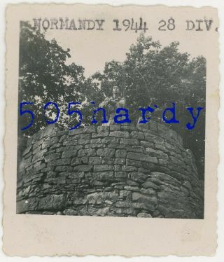 Wwii Us Gi Photo - 28th Infantry Division Gi On Stone Tower Normandy France 1944