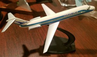 Rare Vintage Republic Airlines Dc - 9 Airjet Airplane 1/200 Scale Desk Model C - 9