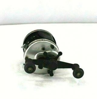 Abu Garcia Ambassadeur 5500 - C3 Bait Casting Fishing Reel 4