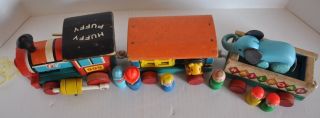 Vintage Fisher Price Little People huffy puffy train with 8