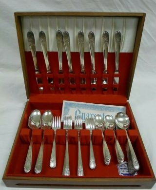 Rogers Silverplate Service For 8 With And Case