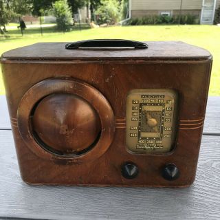 Vintage 1940 Emerson Model 315 Wooden Bulls Eye Grill Ingraham Cabinet Radio