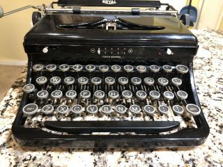 Royal Quiet De Luxe Typewriter W/ Case Vintage Black