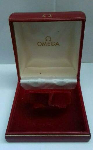 VINTAGE OMEGA WATCH BOX WITH CLIP,  LID ACTION FINE,  10 X 10 X 6 CMS. 3