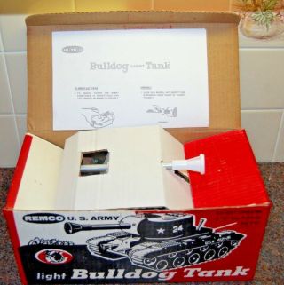 Gorgeous Vintage Remco Light Bulldog Tank Complete - - Awesome Box