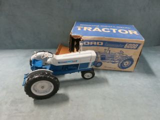 Vintage 1/12 Ford Commander 6000 Tractor Vehicle No.  1509 W/ Box Hubley