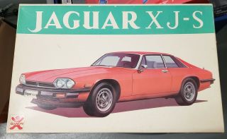 Vintage Bandai Rare 1/16th Jaguar Xjs Model Kit Parts Unbuilt