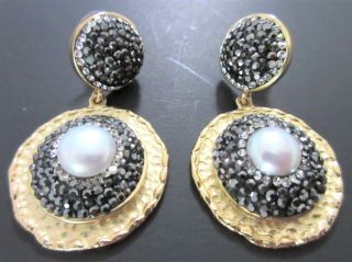 Mabe Pearl & Hematite Crystal Golden Hammered Earrings