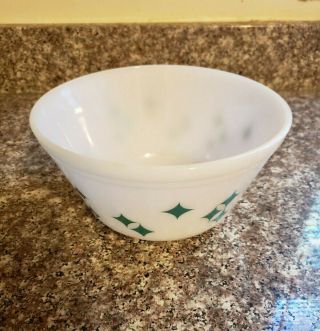 RARE Atomic MCM 50 ' s Vintage Milk Glass 4 piece set Nesting Bowl Diamond Star 3