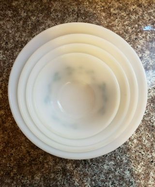 RARE Atomic MCM 50 ' s Vintage Milk Glass 4 piece set Nesting Bowl Diamond Star 6
