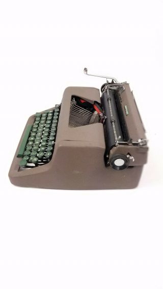 Vintage 1953 Royal Quiet Deluxe Typewriter With Case 6