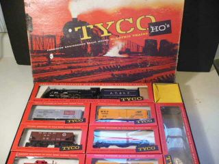 Vintage Tyco Ho " Champion West " Die Cast Steam Locomotive Freight Set Box