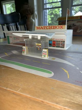 Vintage Lesney Matchbox Bp Service Station Mg - 1 With Forecourt