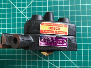 Rare Bosch 0438100023 Fuel Injection Fuel Distributor