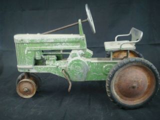 Collectors Vintage John Deere 1950s Small Tractor Pedal Cars