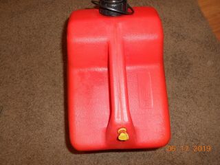 Vintage P60 Chilton 6 Gallon Pre Ban Vented Gas Can With Spout 3