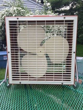 Vintage Mod 1970 ' s Lakewood Portable Window Fan w/ Box - Smooth Running & VGC 7