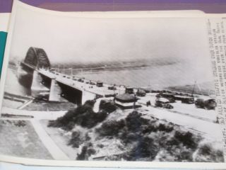 Wwii Ap Wire Photo Allied Forces Cross Captured Dutch Bridge 9/26/44 Dsp843
